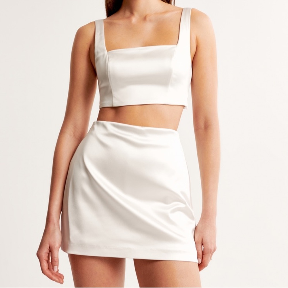 Abercrombie & Fitch White Satin Mini Skort XS